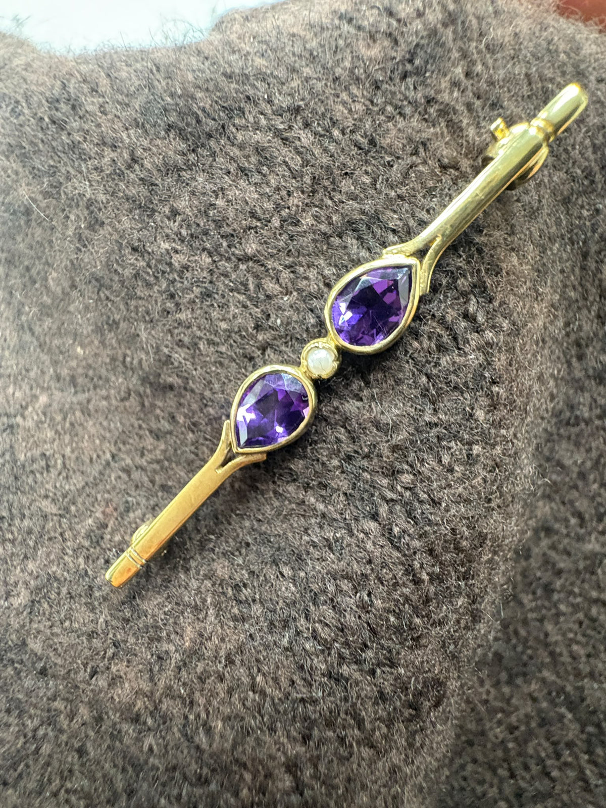 vintage amethyst brooch, antique bar brooch gold, pre-loved gold brooch UK, amethyst pearl brooch, second hand 9ct gold brooch