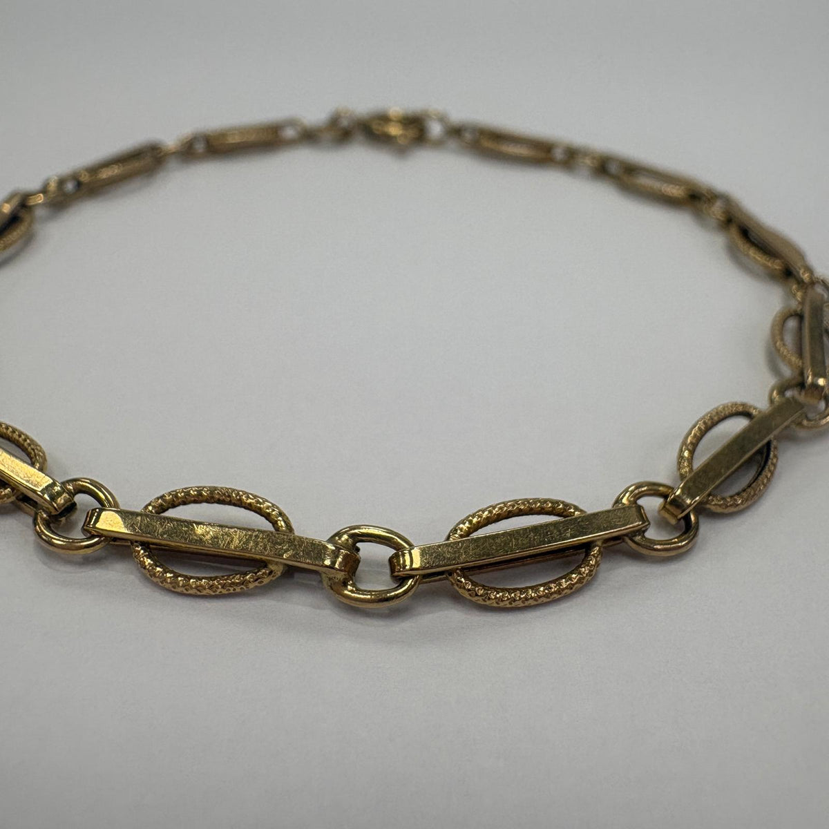vintage gold bracelet UK, 9ct gold fancy link bracelet, pre-loved gold bracelet, vintage 9ct gold bracelet, second hand gold bracelet, gold bar link bracelet, retro gold bracelet, stacking gold bracelet