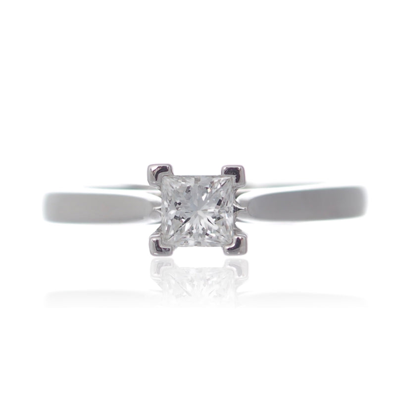 Princess cut diamond soliatire engagement ring platinum harrogate jewellers fogal and barnes 