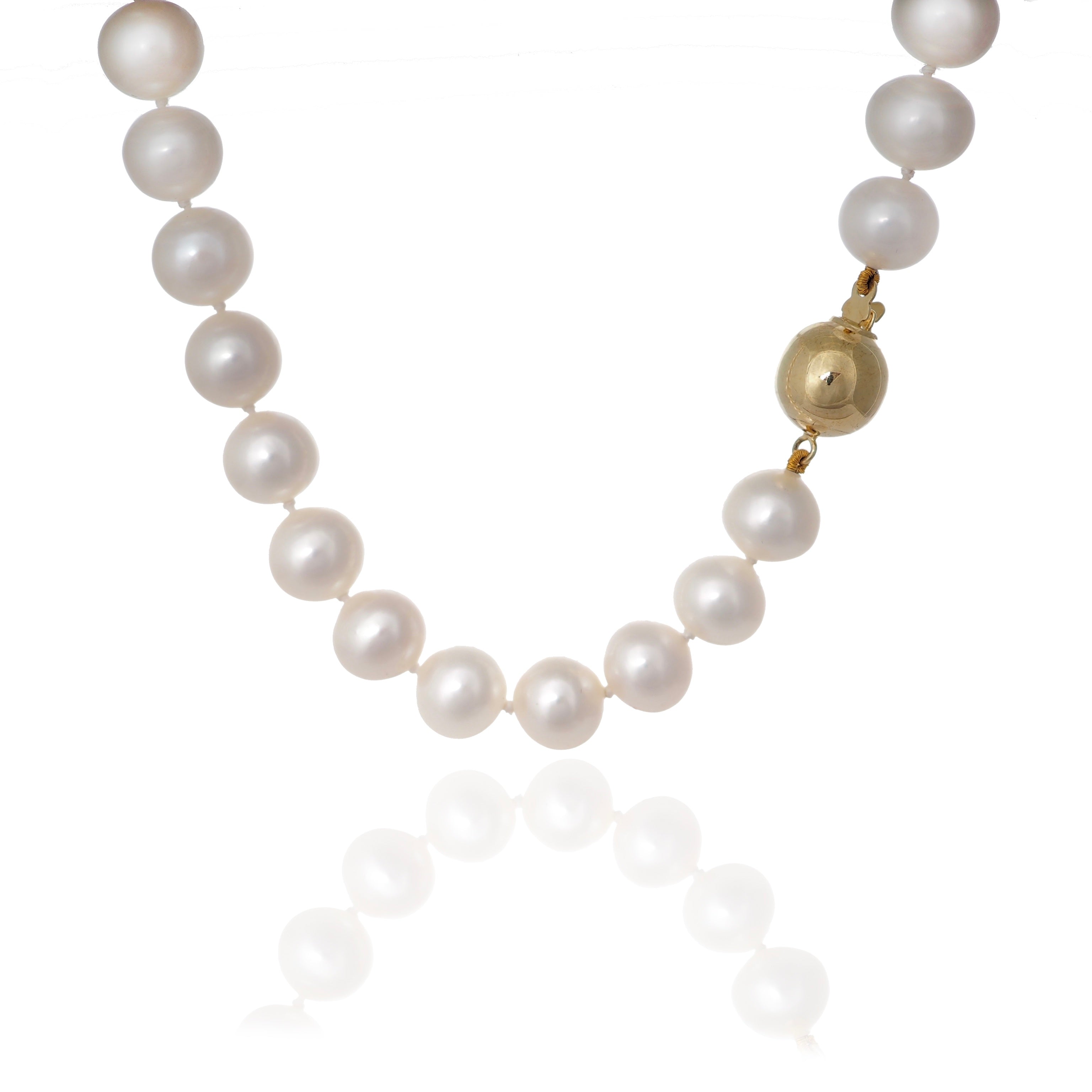 PEARL NECKLACE WITH GOLD CLASP