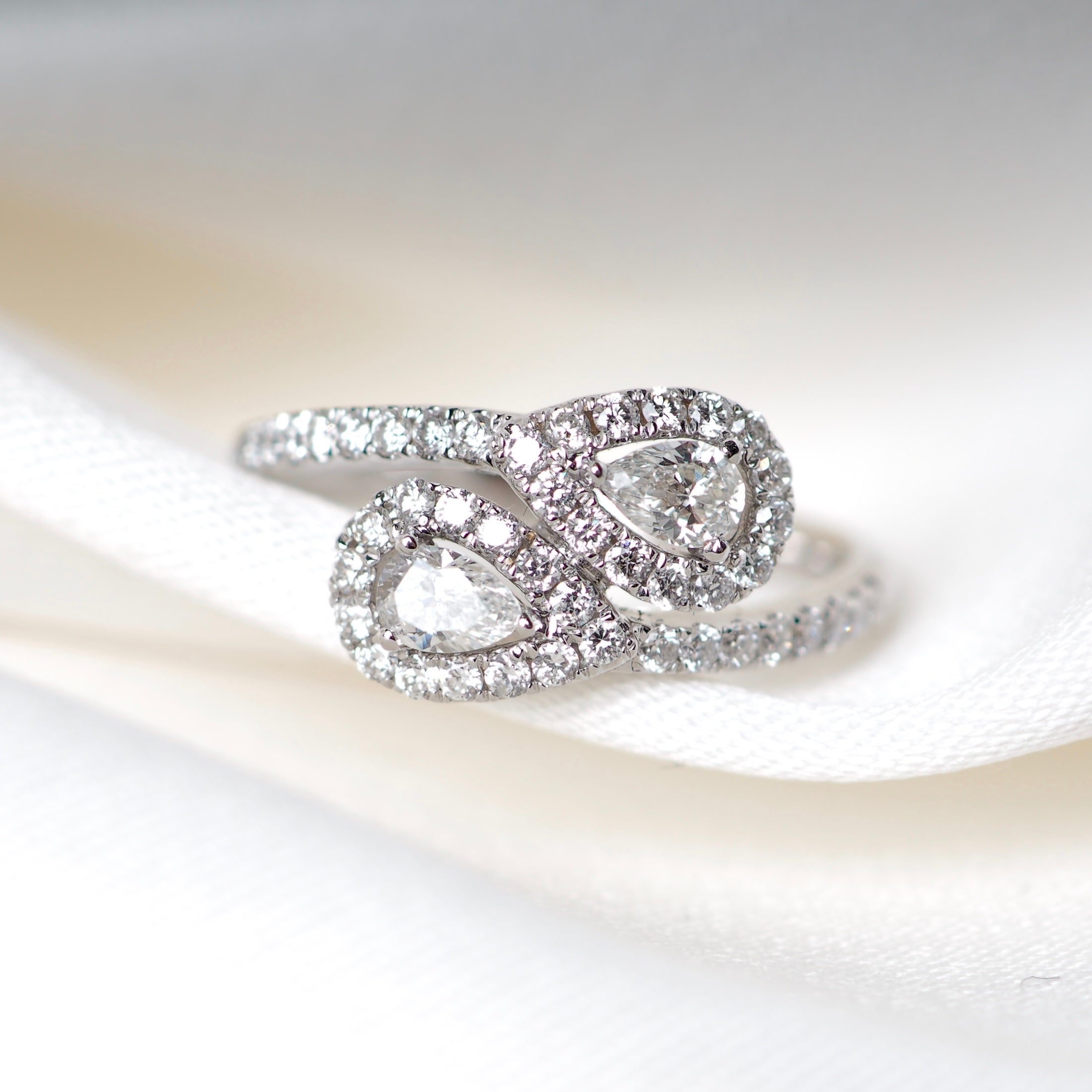 DOUBLE PEAR CROSSOVER  DIAMOND RING